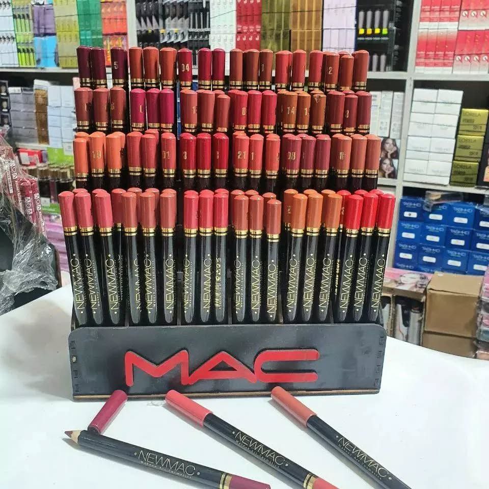 مداد لب مک