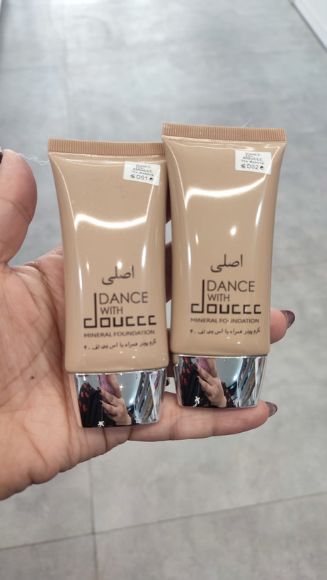 کرم پودر تیوپی 24 ساعته دوسه مدل Dance With Doucce SPF40
